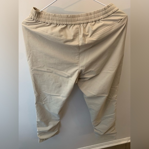 UNIQLO Beige Heattech Pile-lined Long Pants - Picture 2 of 4